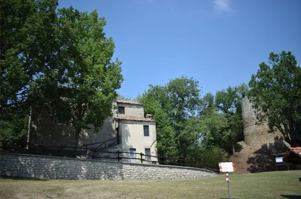 Parco Castello Di Verde - Castelli In Oltrepò Pavese