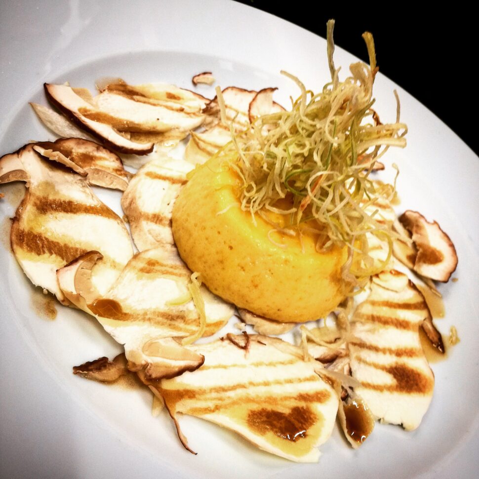 Flan Di Granone Lodigiano, Porcini Crudi E Porri Fritti