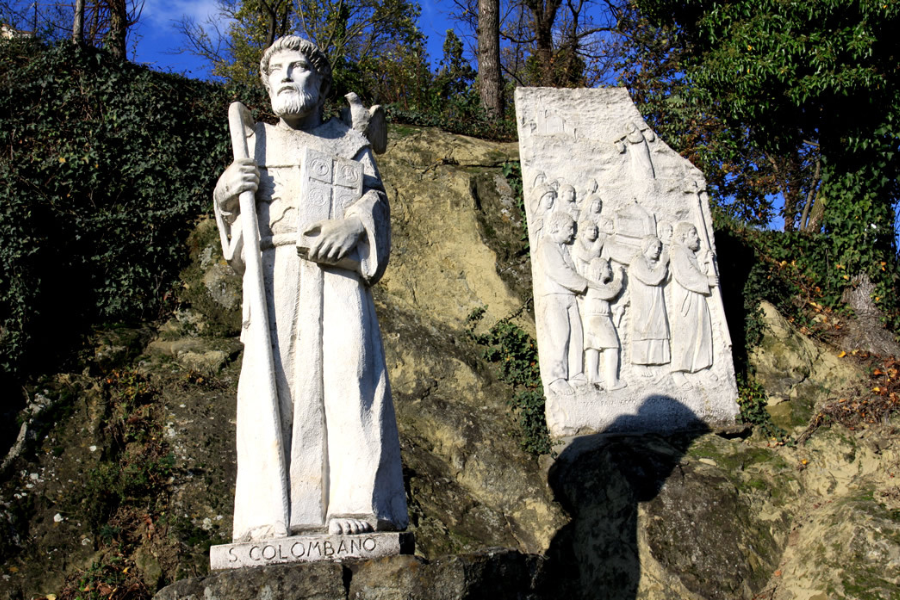 Statua San Colombano a Canevino - Oltrepo Pavese