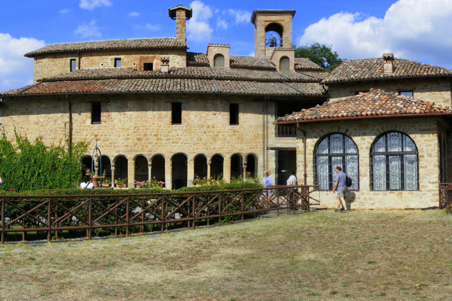 Esterno eremo santalberto di butrio